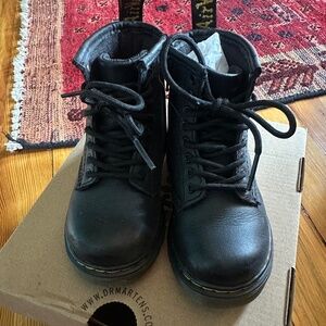 Dr. Martens toddler black zip high top boots size 7